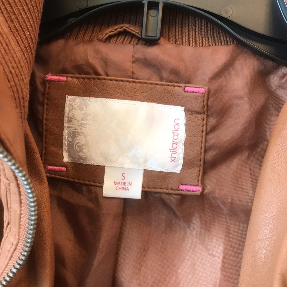 Tan jacket - Picture 2 of 4